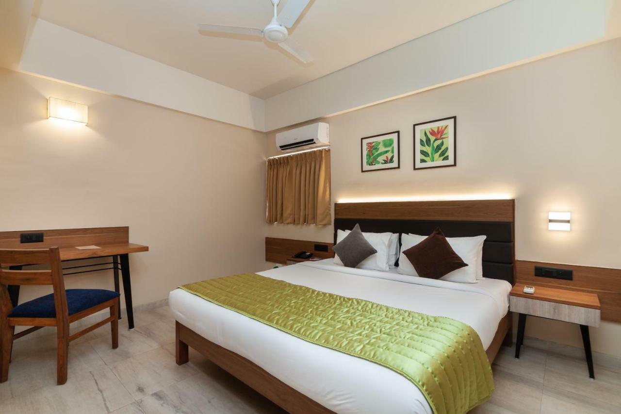 Somy Plaza Calangute Goa - Formerly Somy Resort Exteriör bild